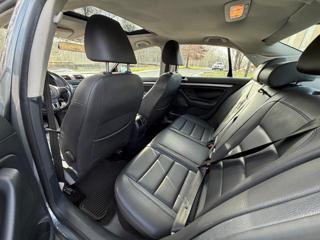 2010 Volkswagen Jetta LIMITED 2.5L