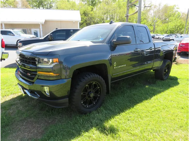 2017 Chevrolet Silverado 1500 LT Z71 4X4 Double Cab Std Box's photo