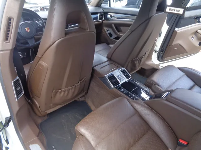 2015 Porsche Panamera S - Photo 87