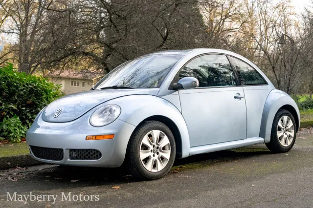 2010 Volkswagen New Beetle Base