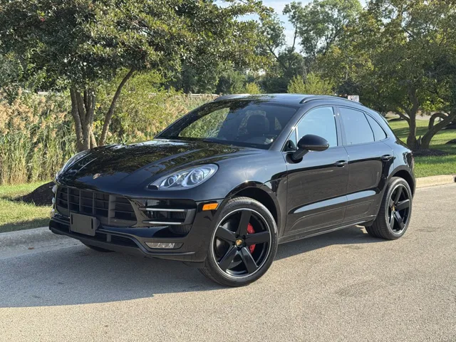 2016 Porsche Macan Turbo's photo