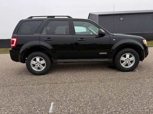 2008 Ford Escape XLT photo 2