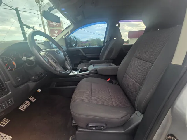 2013 Nissan Titan SV - Photo 6