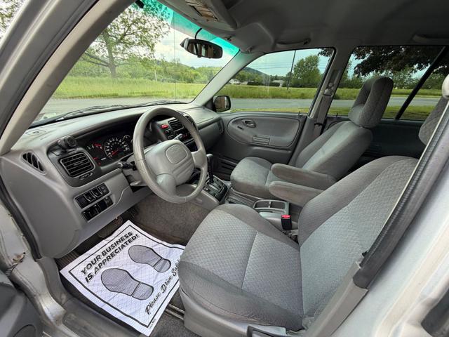 2002 Chevrolet Tracker 4-Door Hardtop 2WD