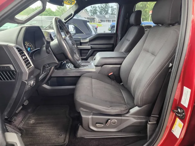 2016 Ford F-150 XLT photo 13