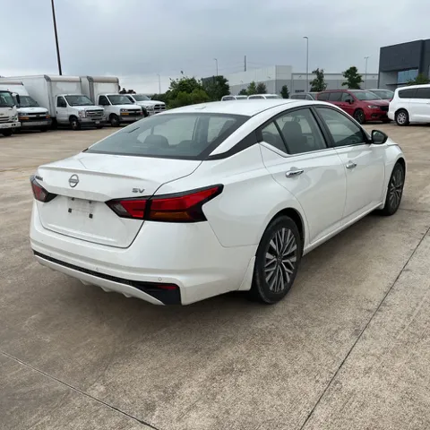 2024 Nissan Altima SV - Photo 7