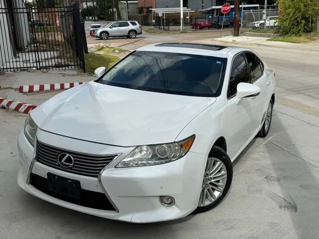 2014 Lexus ES 350's photo