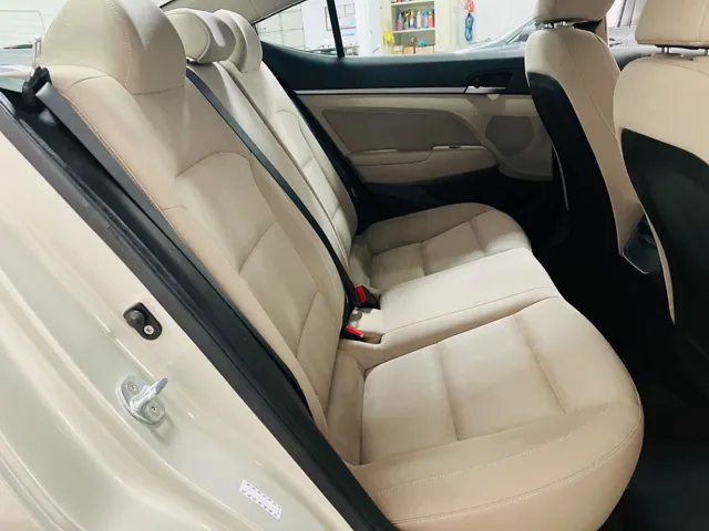 2017 Hyundai Elantra SE photo 13