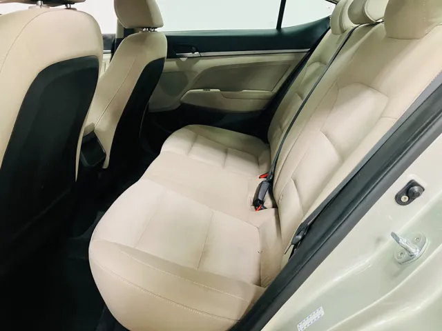2017 Hyundai Elantra SE photo 12