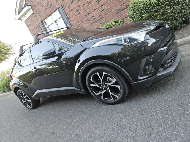 2019 Toyota C-HR XLE Limited photo 6