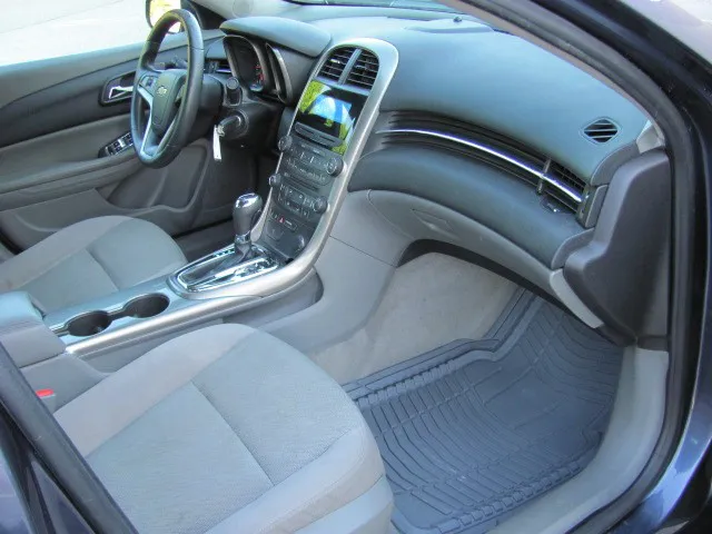 2013 Chevrolet Malibu 1LS - Photo 8