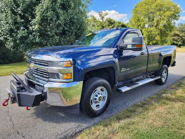 2015 Chevrolet Silverado 2500HD photo 2