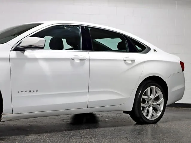 2017 Chevrolet Impala photo 3