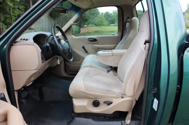 1999 Ford F-150 XL - Photo 9
