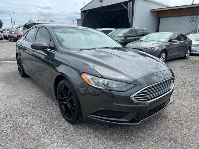 2017 Ford Fusion SE FWD's photo