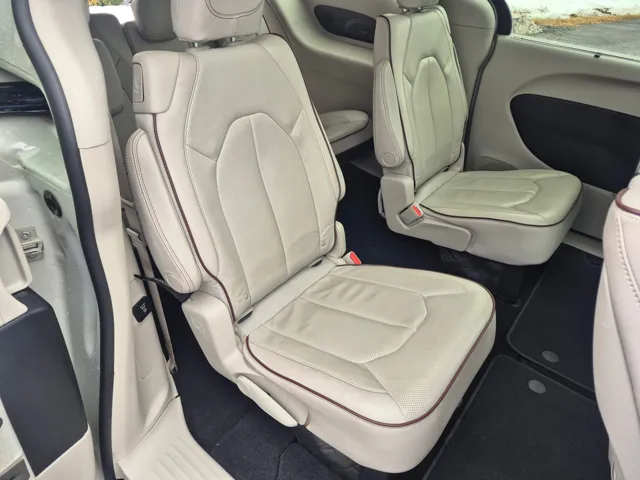 2017 Chrysler Pacifica Limited - Photo 19