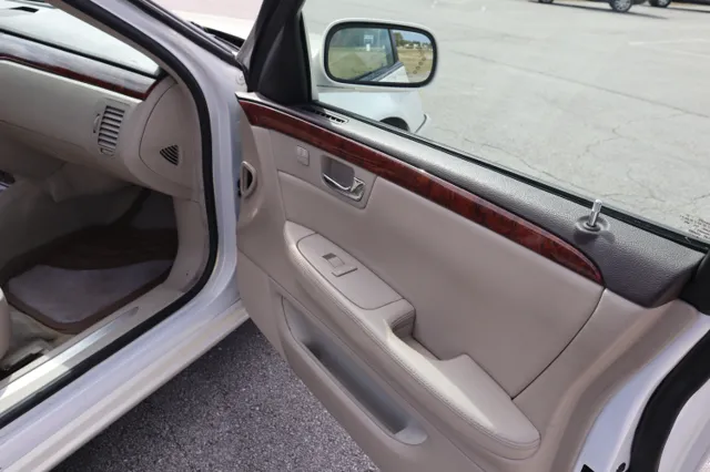 2007 Cadillac DTS - Photo 29