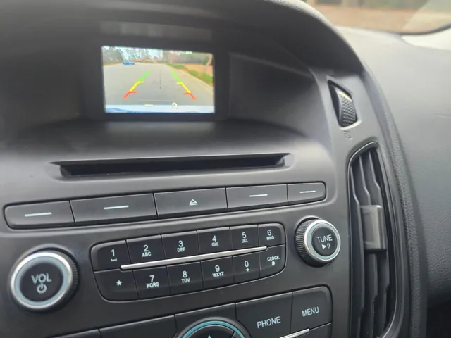 2017 Ford Focus SE - Photo 12