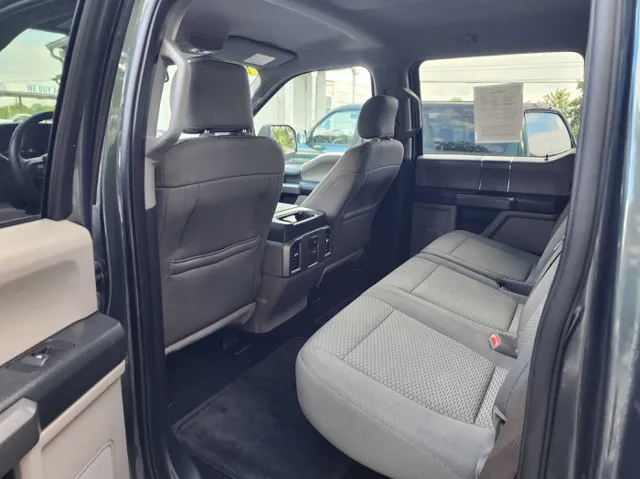 2015 Ford F-150 XLT photo 13