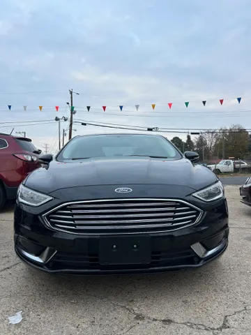 2018 Ford Fusion SE's photo