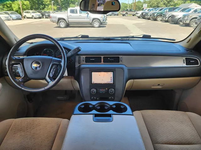2008 Chevrolet Suburban LS - Photo 20