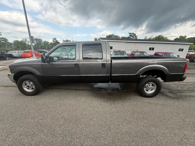 2002 Ford F-350 Lariat 4x4 Crew Cab SWB's photo