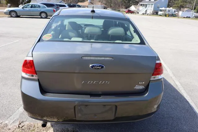 2010 Ford Focus SE - Photo 37