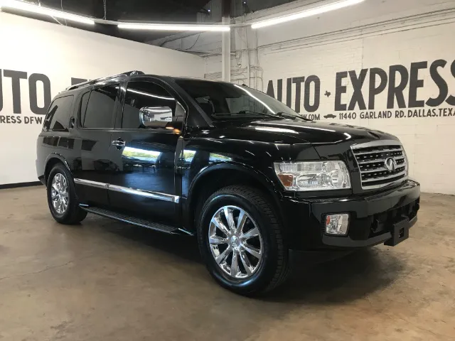 2010 INFINITI QX 56's photo