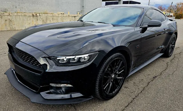 2017 Ford Mustang GT Premium's photo