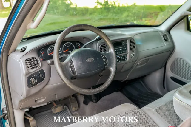 2000 Ford F-150 XL - Photo 10