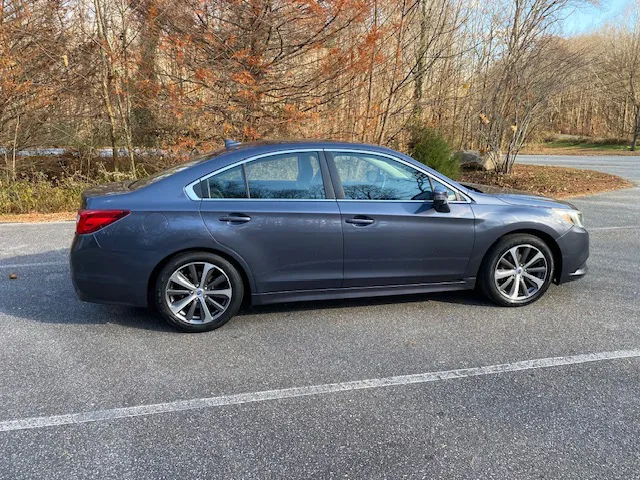2016 Subaru Legacy 2.5i Limited photo 3