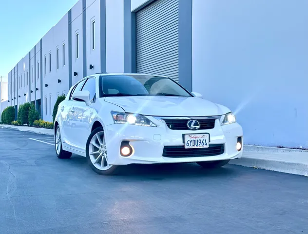 2012 Lexus CT 200h's photo