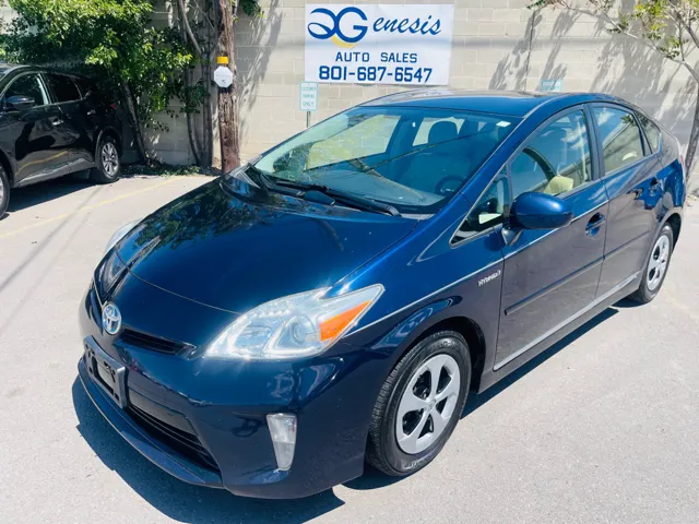 2012 Toyota Prius Four's photo