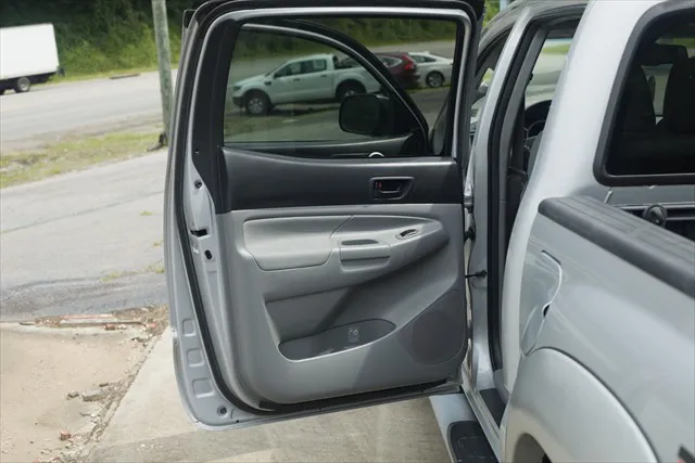 2011 Toyota Tacoma Base - Photo 13