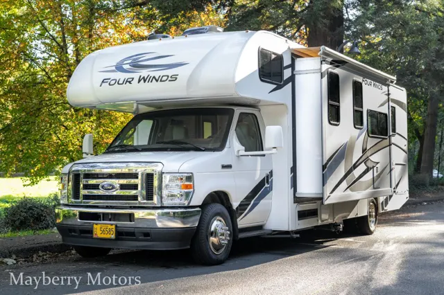 2023 Ford E-Series Cutaway Base's photo