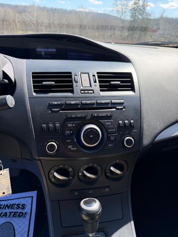 2012 Mazda MAZDA3 i Touring 4-Door