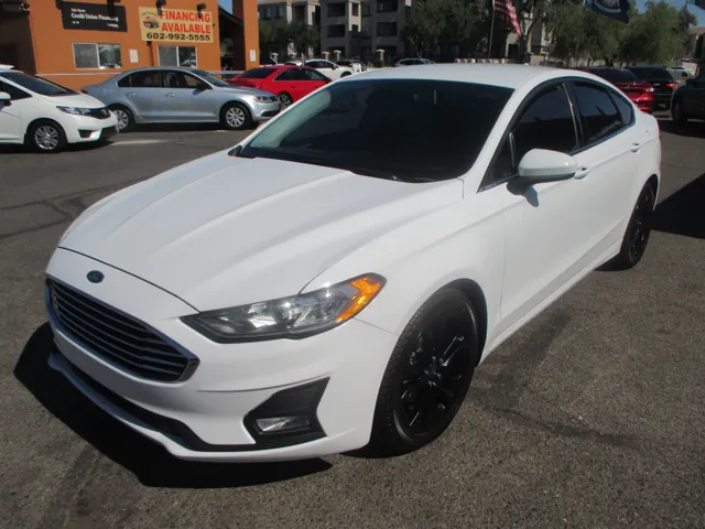 2020 Ford Fusion SE - Photo 4