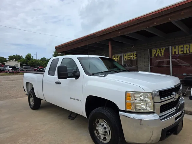 2007 Chevrolet Silverado 2500HD Work Truck - Photo 2