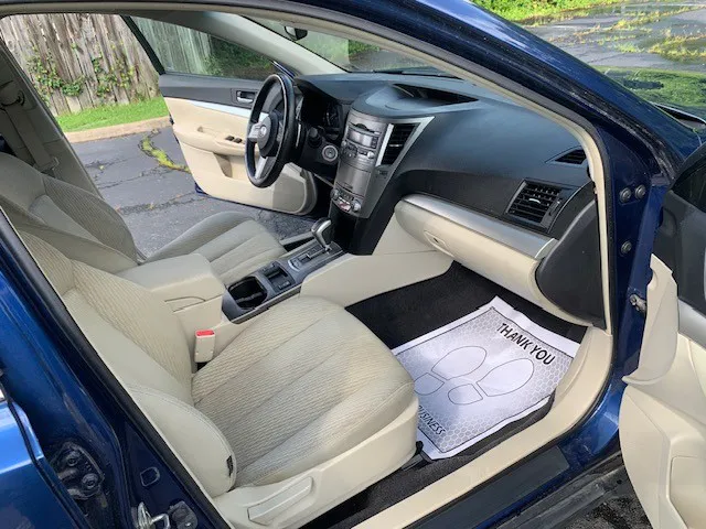 2010 Subaru Outback Premium 2.5i photo 27