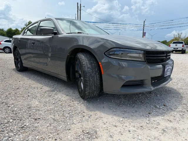 2019 Dodge Charger SXT photo 3