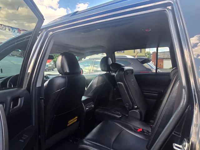 2011 Toyota Highlander SE - Photo 6