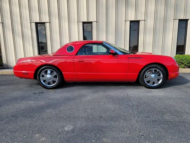 2002 Ford Thunderbird Deluxe's photo