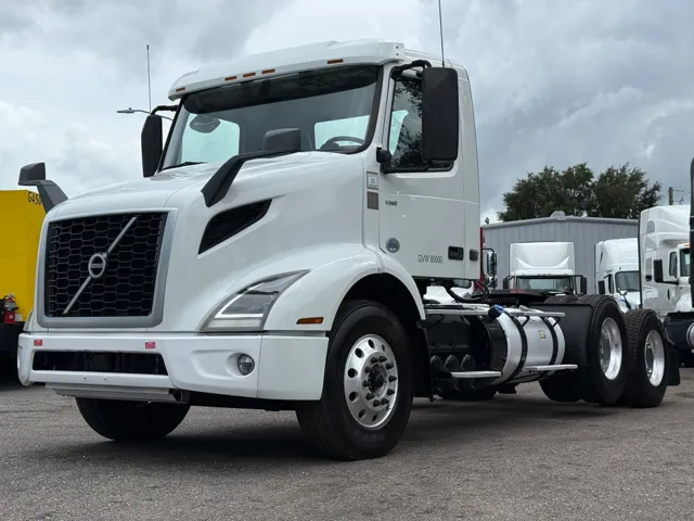 2022 Volvo VNR
