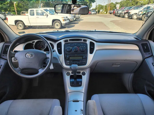 2007 Toyota Highlander Base photo 19