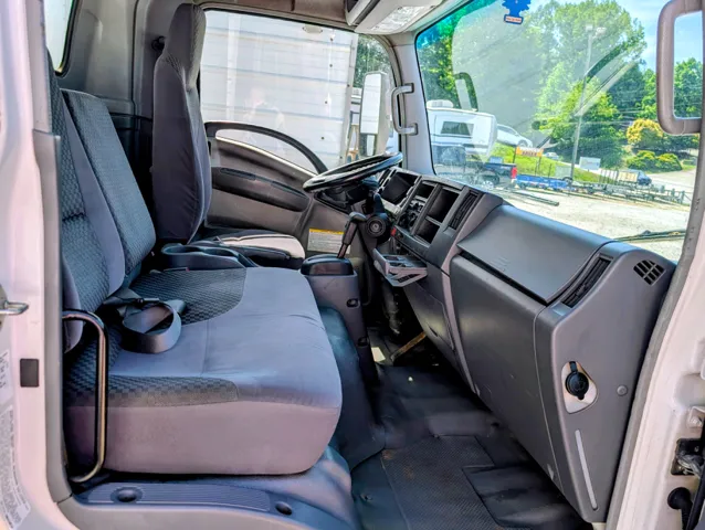 2010 Isuzu NPR - Photo 9