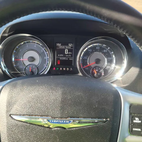 2016 Chrysler Town & Country Touring photo 4