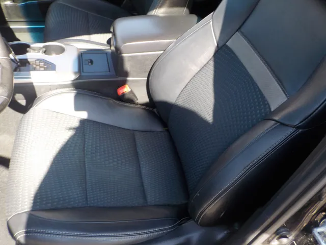 2012 Toyota Camry SE photo 12
