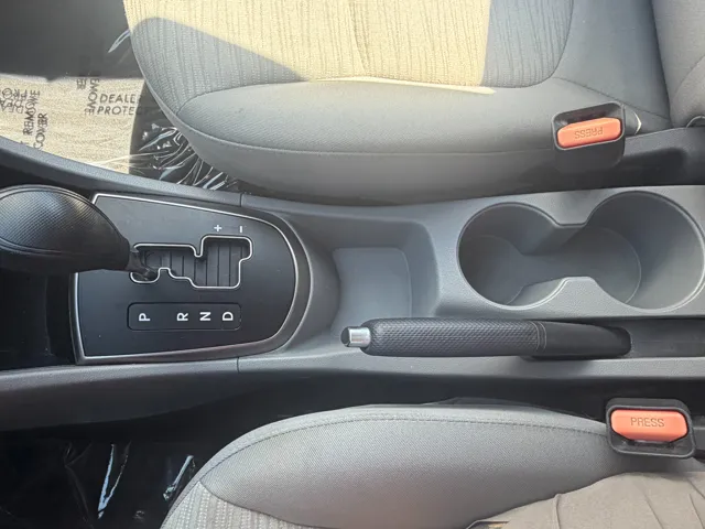 2017 Hyundai Accent 15