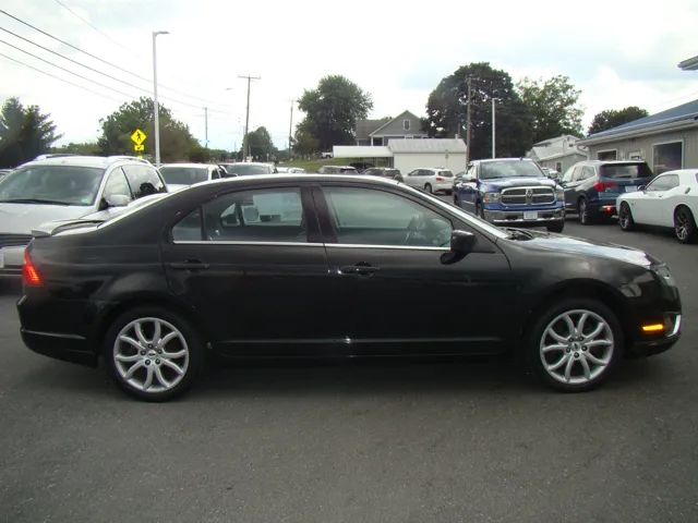 2010 Ford Fusion SE's photo