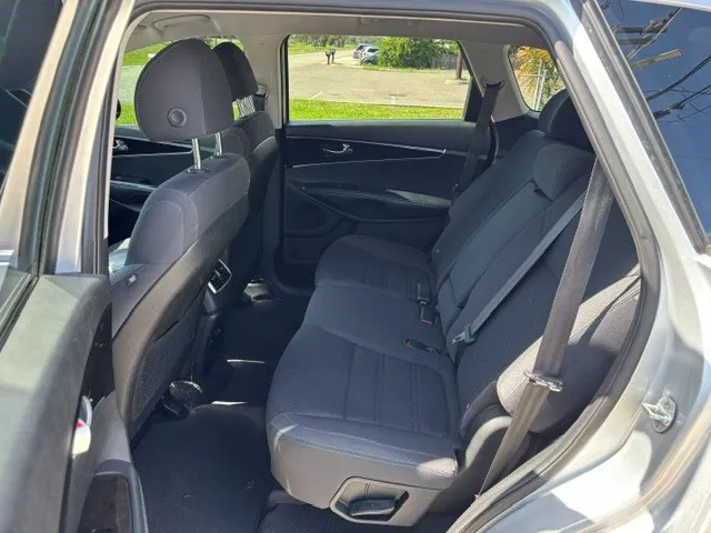 2018 Kia Sorento LX - Photo 10